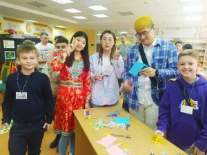 Мастер-класс в библиотеке с китайцами