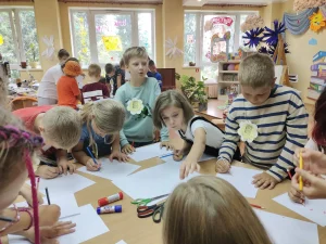 Игры и конкурсы в детской библиотеке в Международный день левши