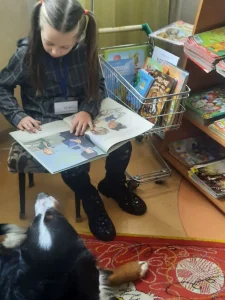 Дети любят читать в Городской детской библиотеке