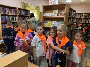 Экскурсия в библиотеку-1