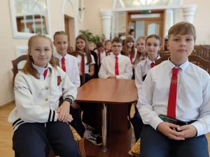 Книжная дуэль в самом разгаре