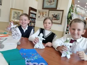 Мастер-класс по созданию куклы-мотанки-5