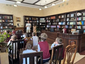 Встреча с Алёной Гневушевой и ее супругом в библиотеке