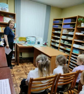 Библиотекарь проводит экологический час