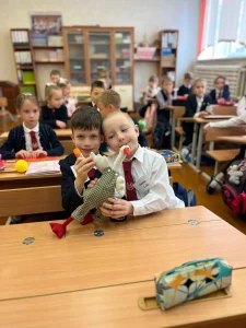 Как первоклассники учатся любить книги-7