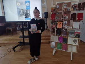 Книжная дуэль по творчеству