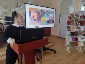 Книжная дуэль прошла