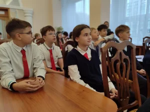 Книжная дуэль сближает