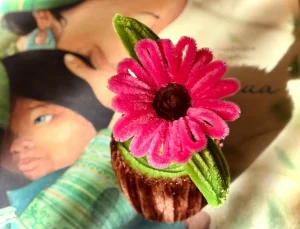 Мастер-класс «Праздничный букет» прошел в библиотеке