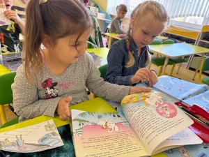 «Сказка про Зайку, который не знал Правил дорожного движения» увлекает