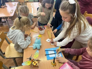 Встреча с доброй пчелкой в рамках проекта «Дружим с книгой» в школе