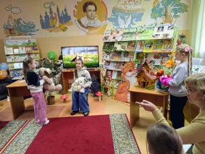 Среди зверей она – краса, плутовка рыжая – лиса-11