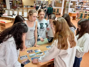 Игра в библиотеке