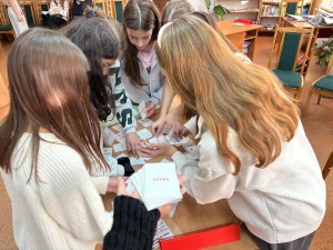 Квест «Когда мы едины, мы непобедимы» прошел в библиотеке