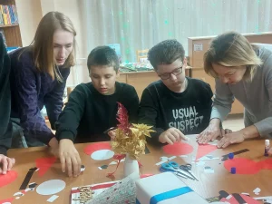 Новогодний мастер-класс в специальной библиотеке прошел интересно