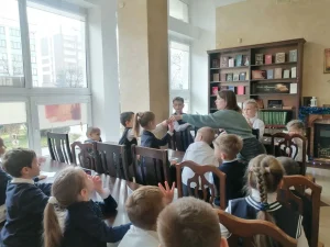 Приз за правильный ответ с чего начинается книга?