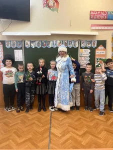 Снегурочка в гостях у группы продленного дня-3