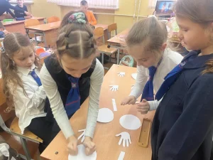 Чтение рождественской истории в группе продленного дня-1