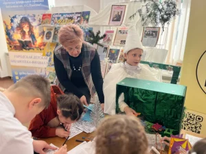 Участие библиотекарей в «Зимней сказке» -1