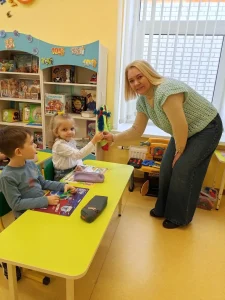 Как Зайка с Медвежонком зиму прогоняли-8