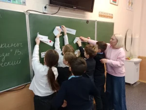 Познавательный час «В лабиринте профессий»-1