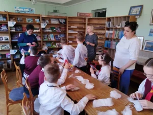 Текстильные птицы «поселились» в библиотеке-4