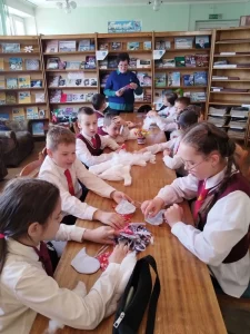 Текстильные птицы «поселились» в библиотеке-6