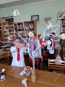 Текстильные птицы «поселились» в библиотеке-7