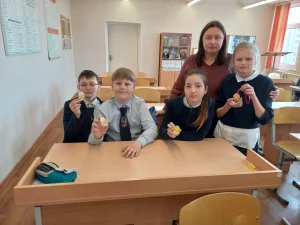 В преддверии Пасхи библиотекари «Пушкинки» посетили учащихся 35 школы-14