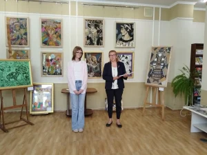Выставка современного искусства-10