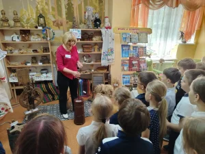 «Нам лето встречу прошептало»: экскурсия в библиотеку-2