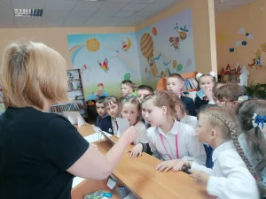 «Нам лето встречу прошептало»: экскурсия в библиотеку-6